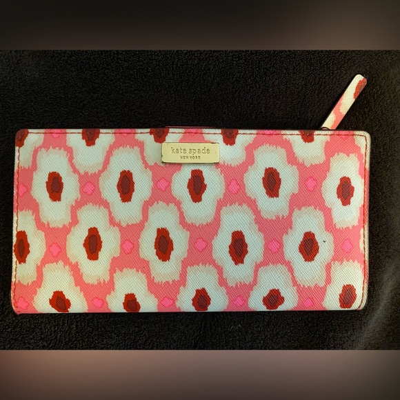 Kate Spade wallet - Picture 1 of 3